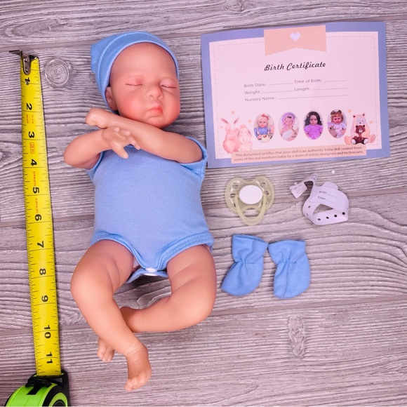 Nwot Mini reborn style doll baby vinyl limbs and cloth body with accessories - Picture 6 of 10